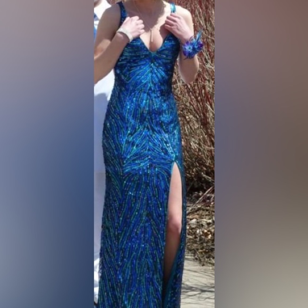 Mac Duggal, size 0 prom dress, fits like 2, altered 5’8” w heels, sequined